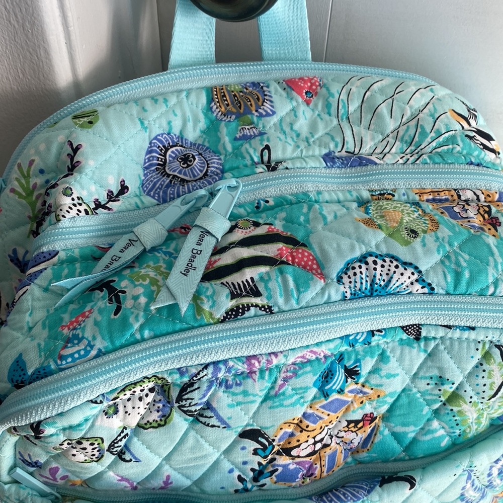 Vera Bradley Large backpack Antilles treasure NWT XL TRAVEL BLUE FISH ESSENTIAL - Picture 4 of 8